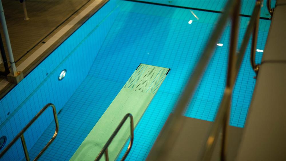 Stupebasseng sett fra stupebrette - Klikk for stort bilde